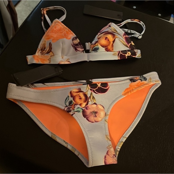 Triangl bikini set never worn NWT - Picture 4 of 5